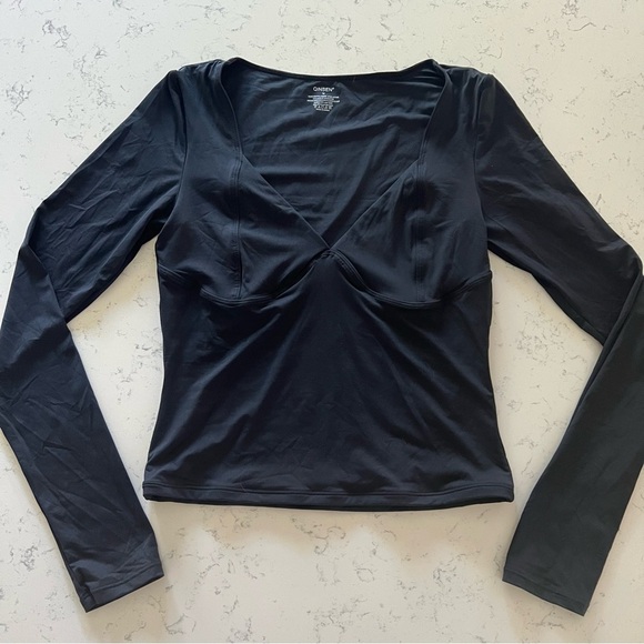 Quinsen Elegant Black Long Sleeve Deep V-Neck Stretchy Blouse Top Size Medium - Picture 3 of 7